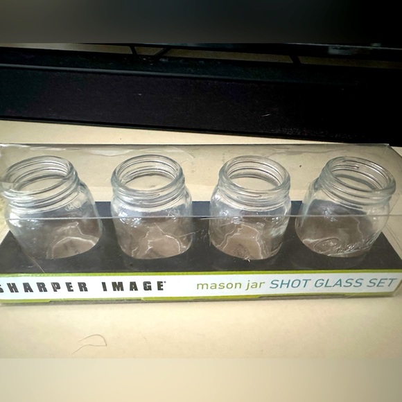 NWT NIB Vintage Sharper Image Mason Jar Shot Glasses 4 Pack set "Cheers" On each - Picture 1 of 2